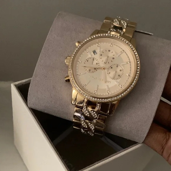Brand new Michael Kors watch (never worn) Brand New Michael Kors Watch - Never Worn main image 3